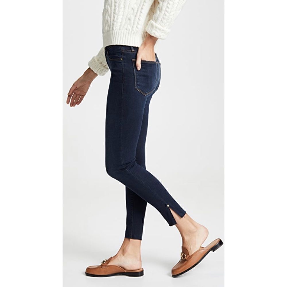 FRAME
Le High Skinny Raw Edge Slit Rivet Jeans in Fonda Size 29 NWOT